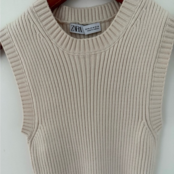 Zara knit Cropped Top Crew-Neck Muscle Sweater Vest Beige Ribbed Tank Top Size M - Picture 3 of 16